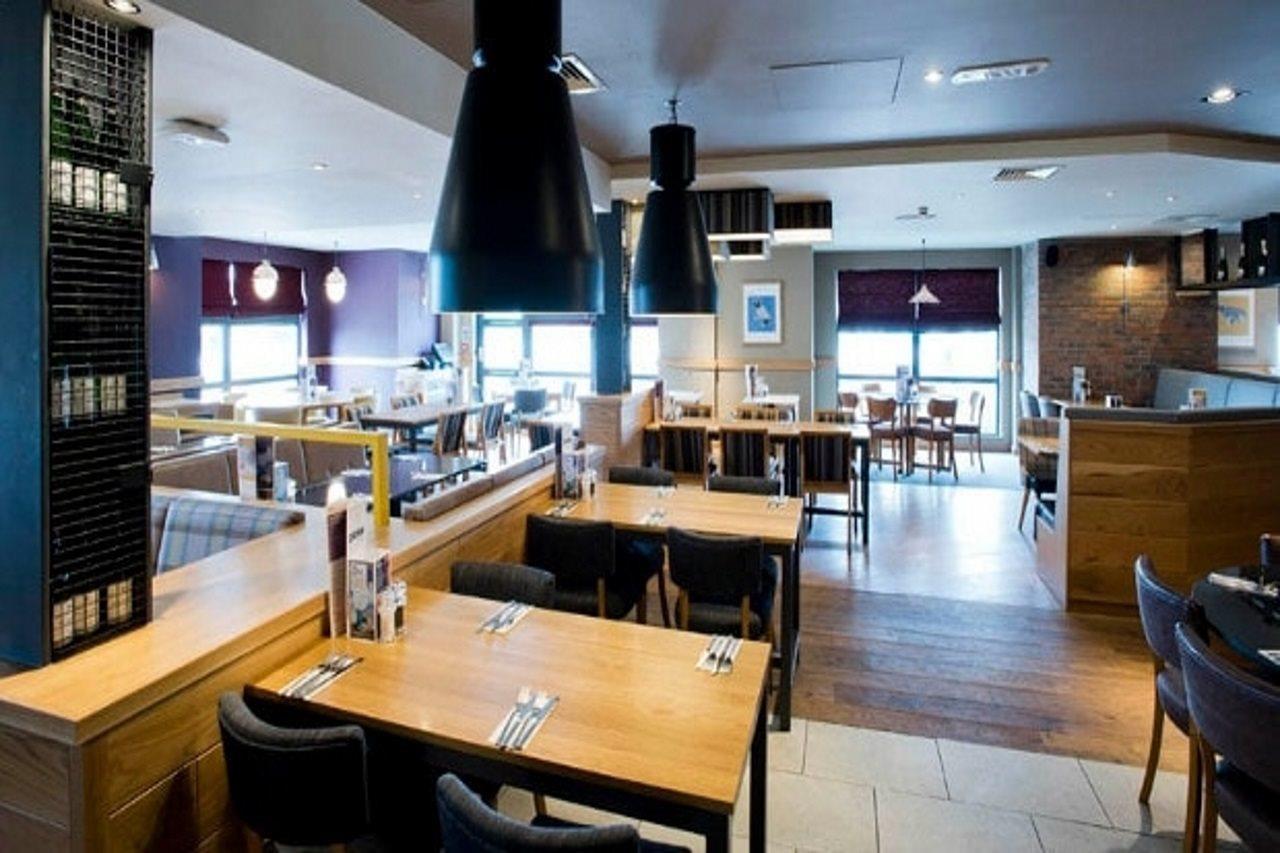 Premier Inn Stirling City Centre Exterior foto